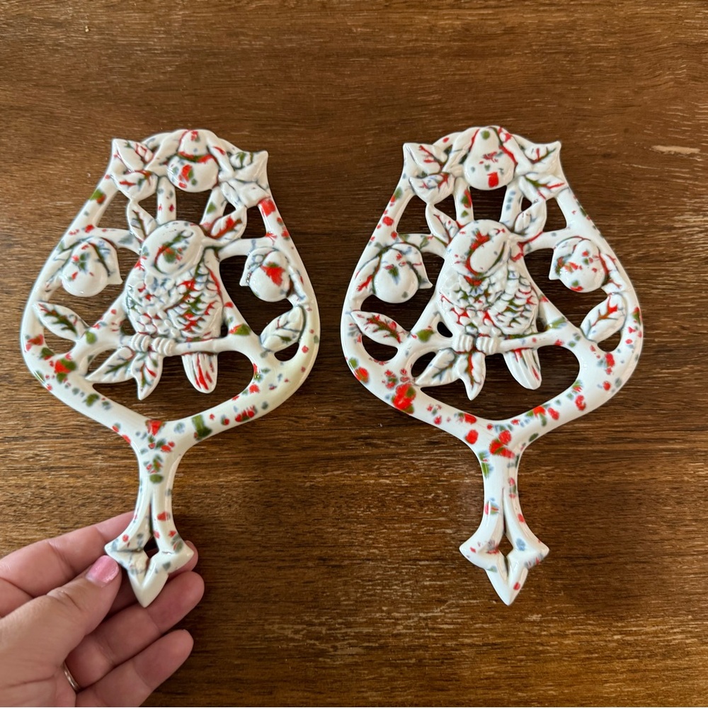 Set of 2 Vintage Floral Bird Ceramic Trivets - Picture 1 of 4
